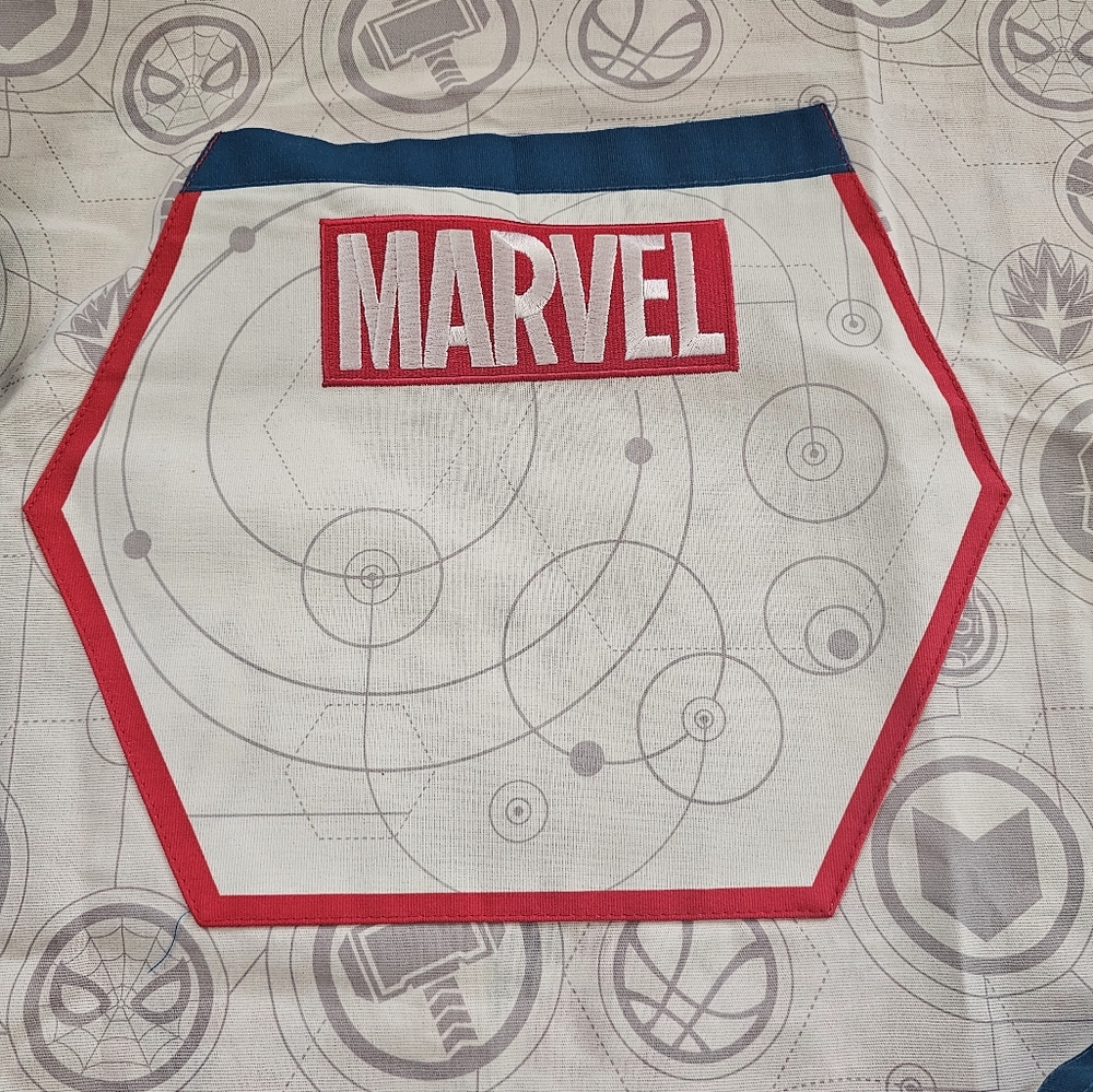 Disney's Marvel Comics Embroidered Apron Unisex - Picture 2 of 11